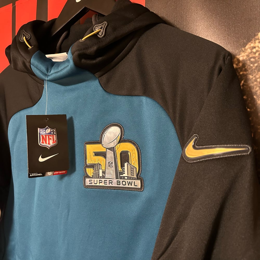 Brand New Promotional SuperBowl 50 Family & Friends Hoodie.