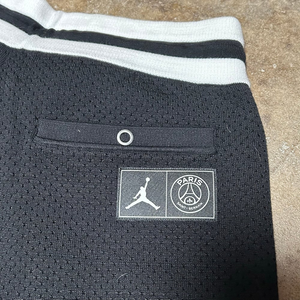 Brand New PSG Collaboration Mesh Basketball Shorts (Blk/White)