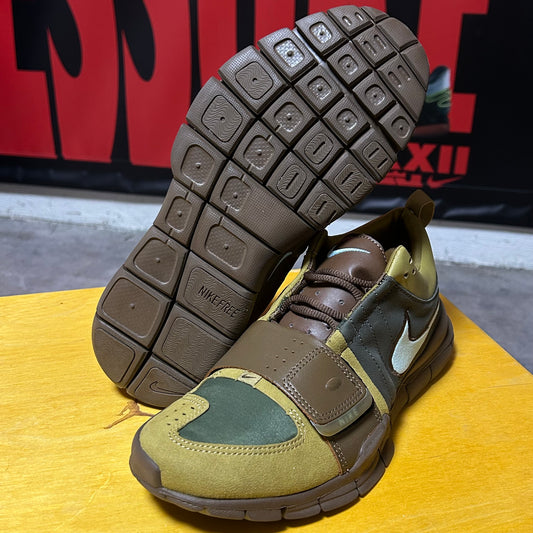 Rare DS Brand New 2005 “Futura” Free Run