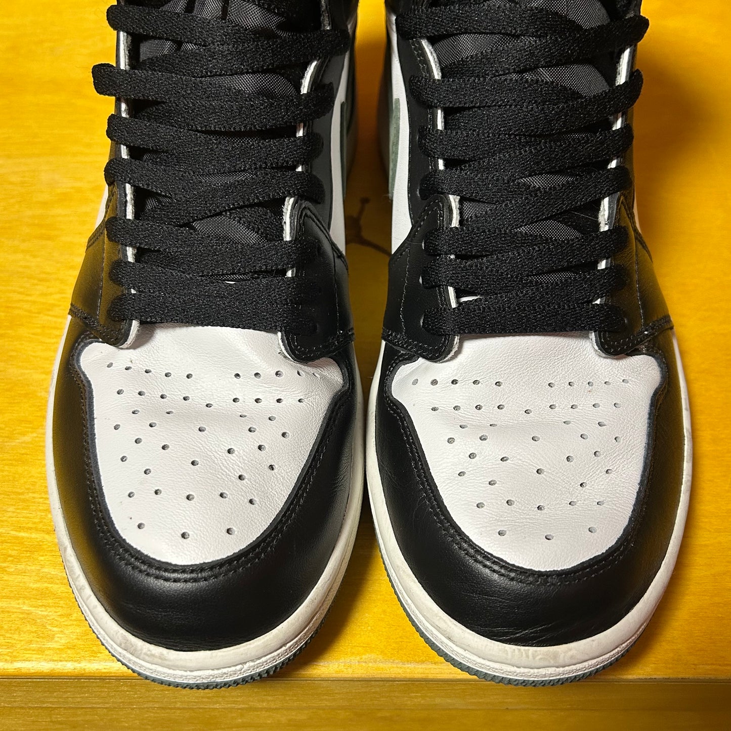 2018 Jordan 1 “Clay Green”