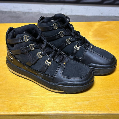 Deadstock Sample 2005 LeBron III "Salesman Sample"