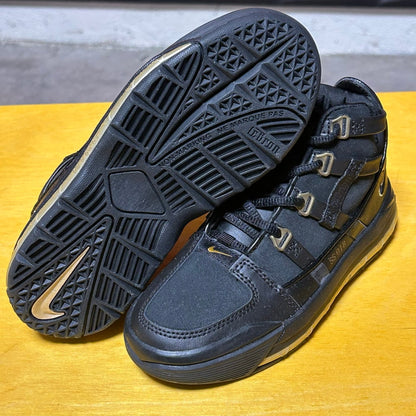 Deadstock Sample 2005 LeBron III "Salesman Sample"