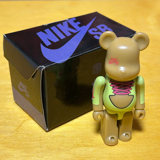 Rare Brand New Promotional 2006 Medicom 100% SB "Mama Bear" BearBrick