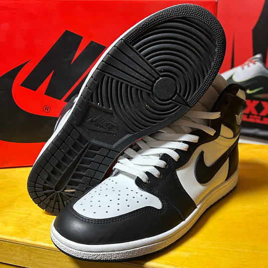 2023 Jordan 1 Hi OG "Black/White"