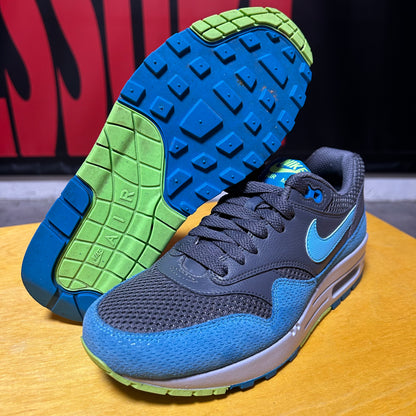 Rare Sample 2015 AM1