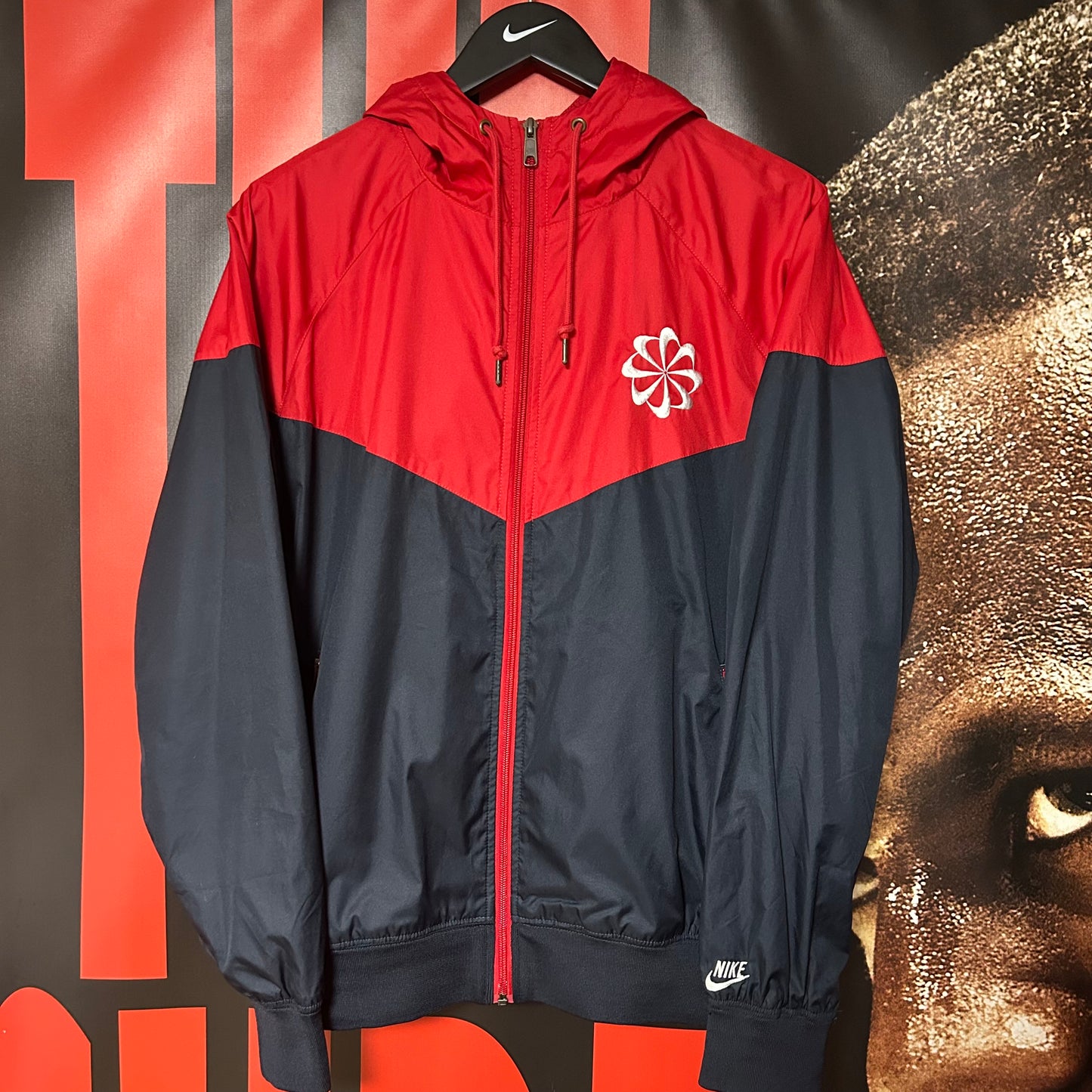 Brand New Mid 2000s Sample “Sunburst/Pinwheel” Reversible Safari Windbreaker Jacket