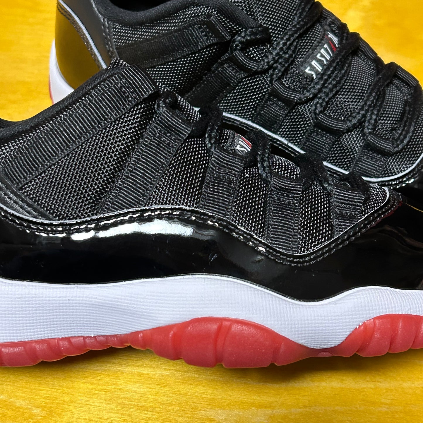 DS Brand New 2025 Jordan XI Low Black/Red