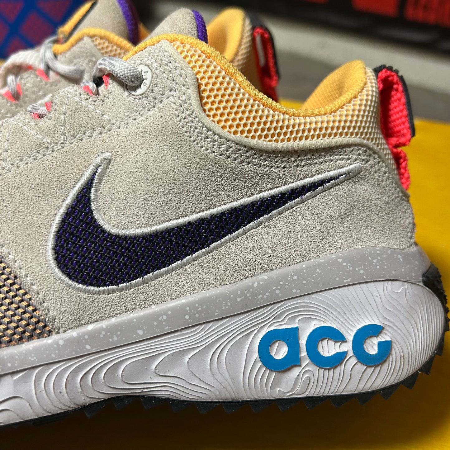 ACG Dog Mountain White Black Laser Summit