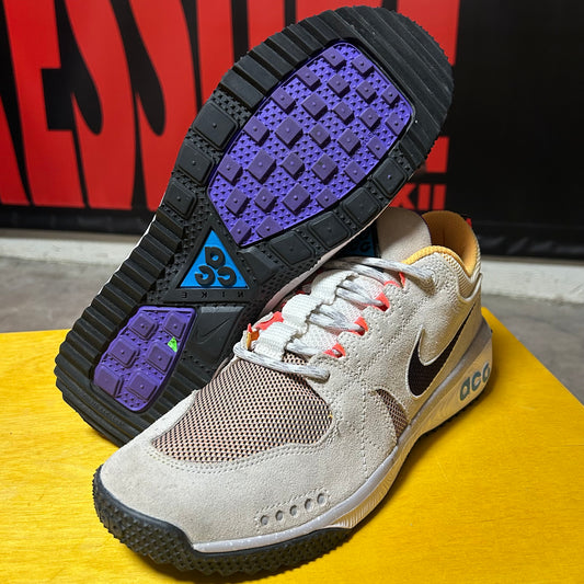 ACG Dog Mountain White Black Laser Summit