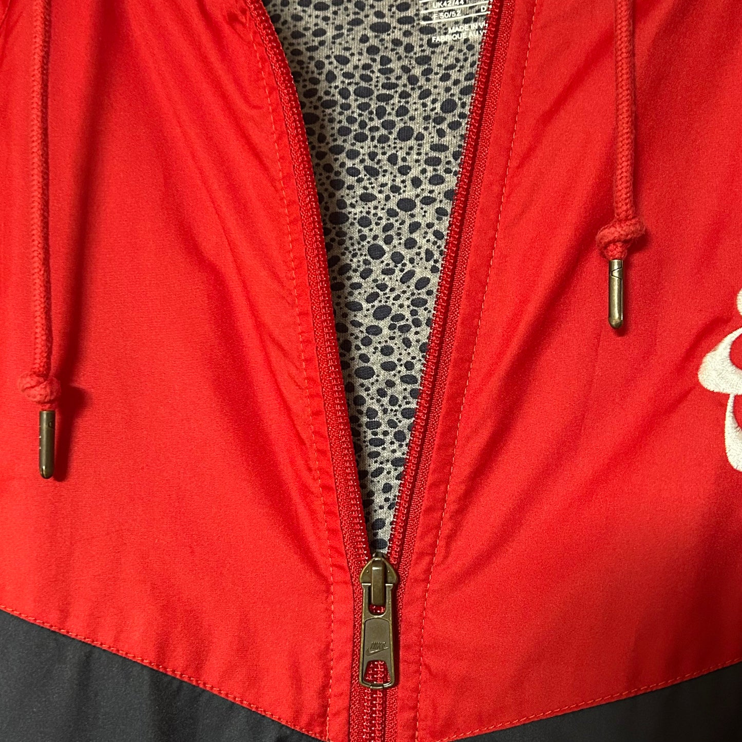 Brand New Mid 2000s Sample “Sunburst/Pinwheel” Reversible Safari Windbreaker Jacket