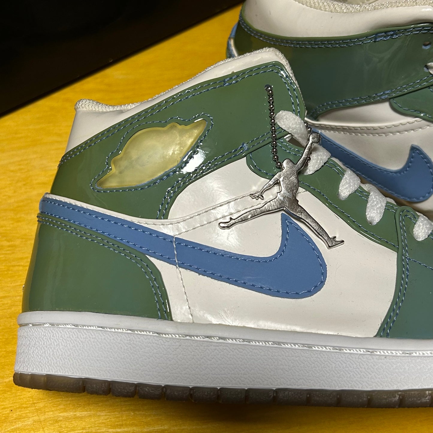 Deadstock Promotional 2003 AJ1 UNC Patent