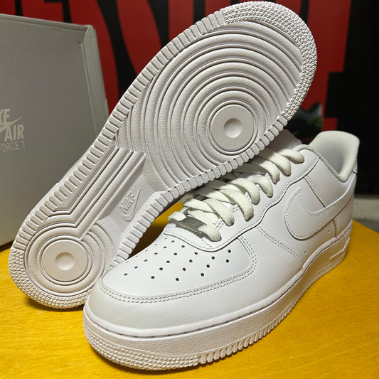 DS Brand New AF1 White/White 07’ Low
